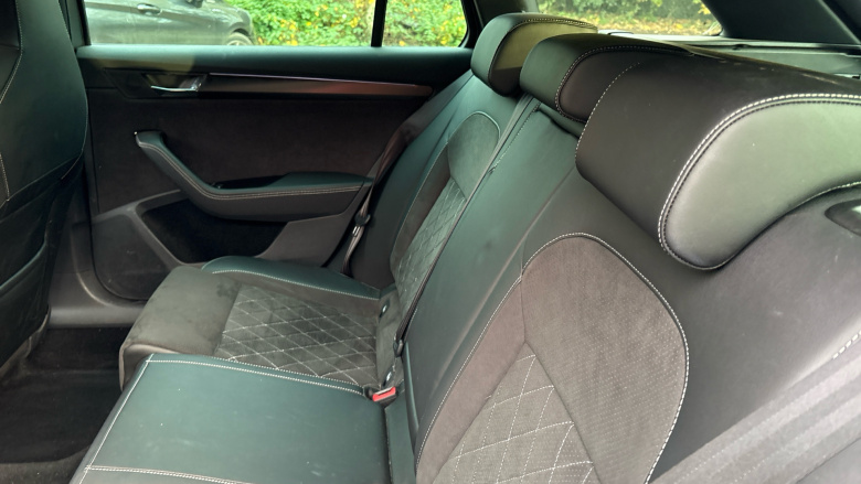 Skoda Superb 2.0 TDI CR 200 Sport Line Plus 5dr DSG Diesel Estate